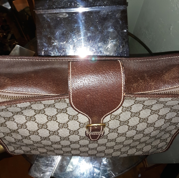 Gucci Clutch - 10 inches wide and 7.5 inches in height. - Picture 4 of 12